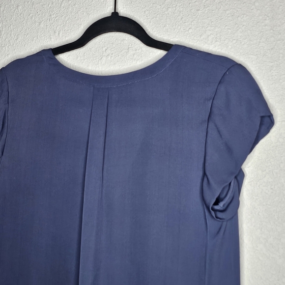 Joie Silk Top Womens Small Navy Blue V Neck Light Airy Flowy Classic Capsule - Picture 11 of 13